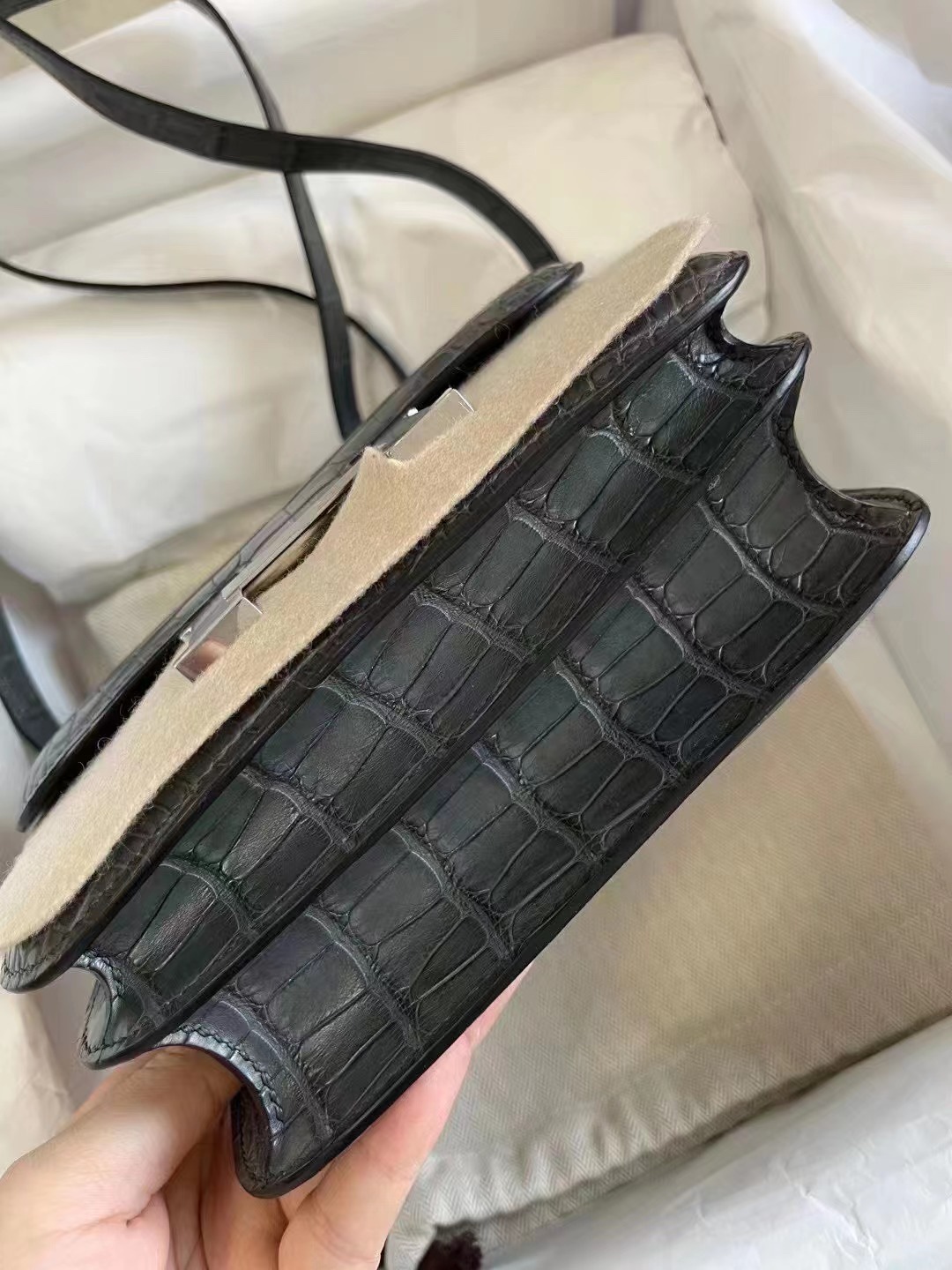 에르메스 콘스탄스24 블랙 은장 악어가죽